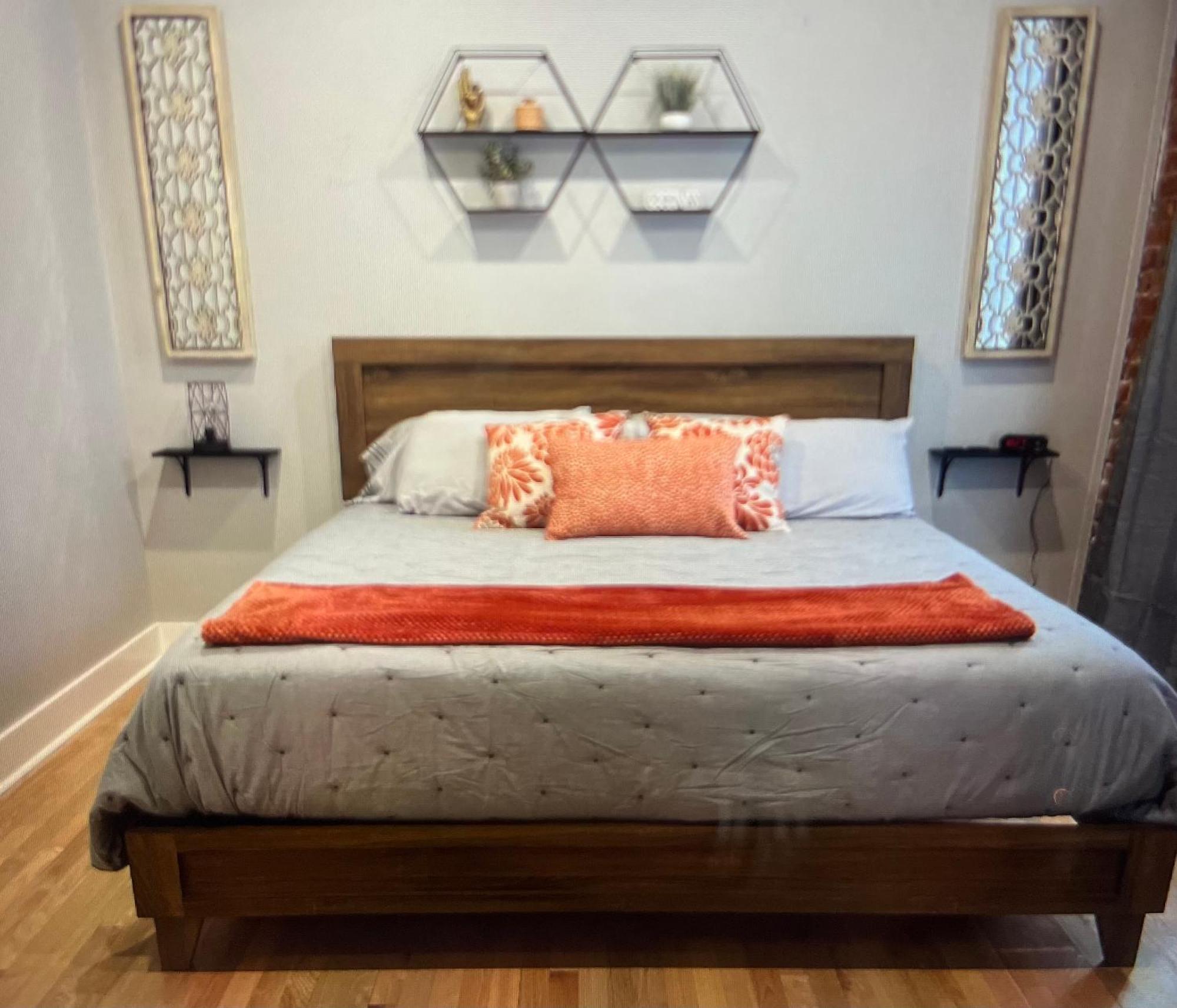 Brickhouse Loft - A Boutique Hotel 마틴즈빌 외부 사진